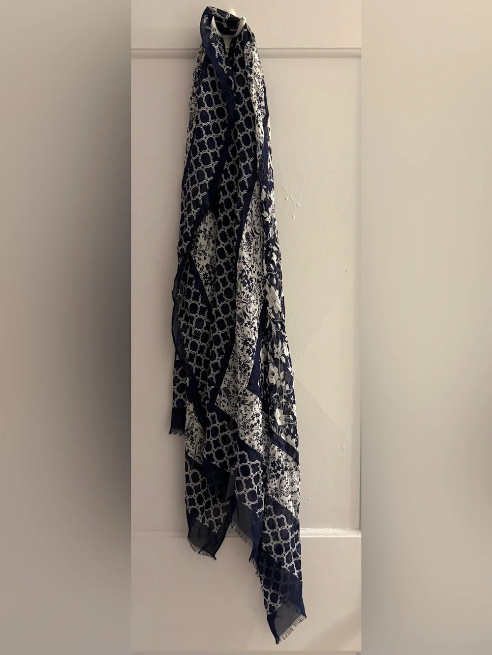 Talbots BOTANICAL FLORAL OBLONG SCARF NWT